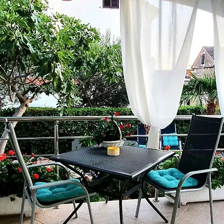 Apartman With Parking Space - 19340 *